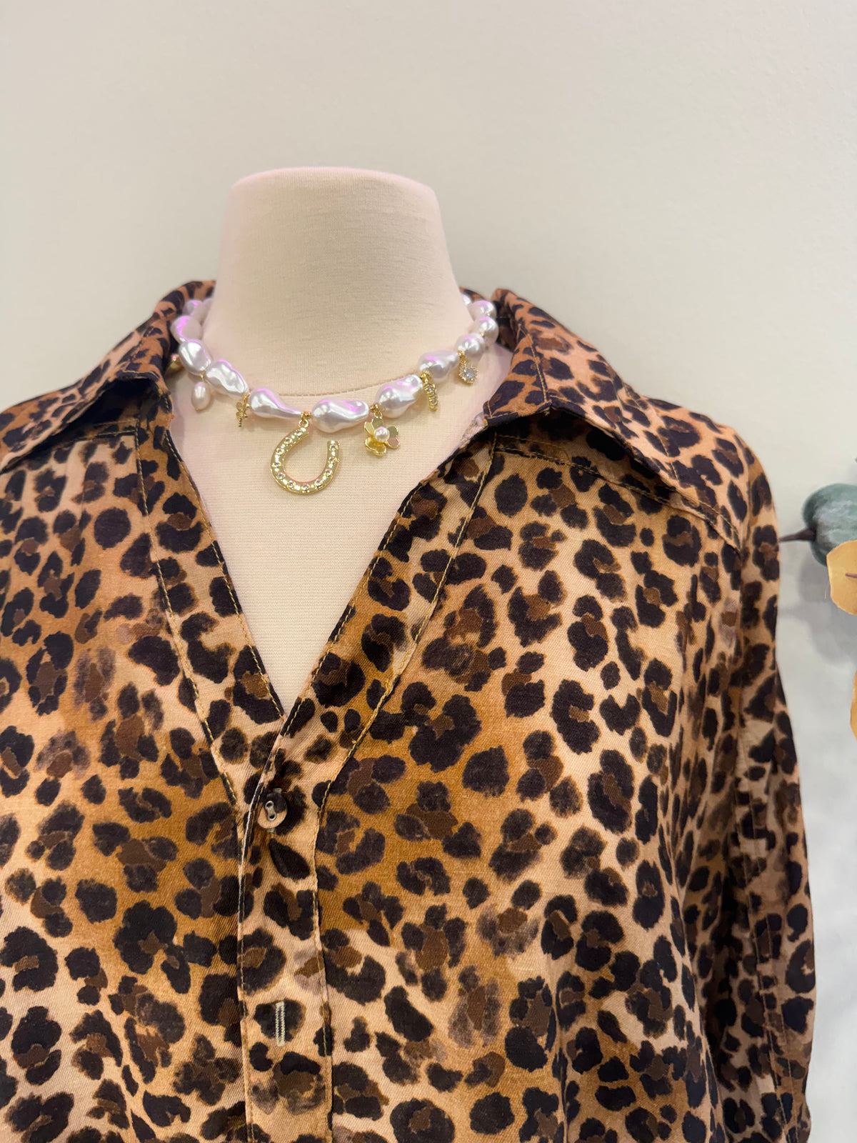 Umgee- Latte Leopard Top