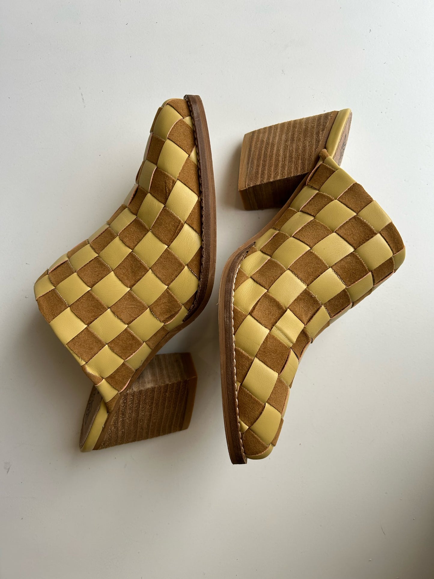 Angela - Mustard Mule