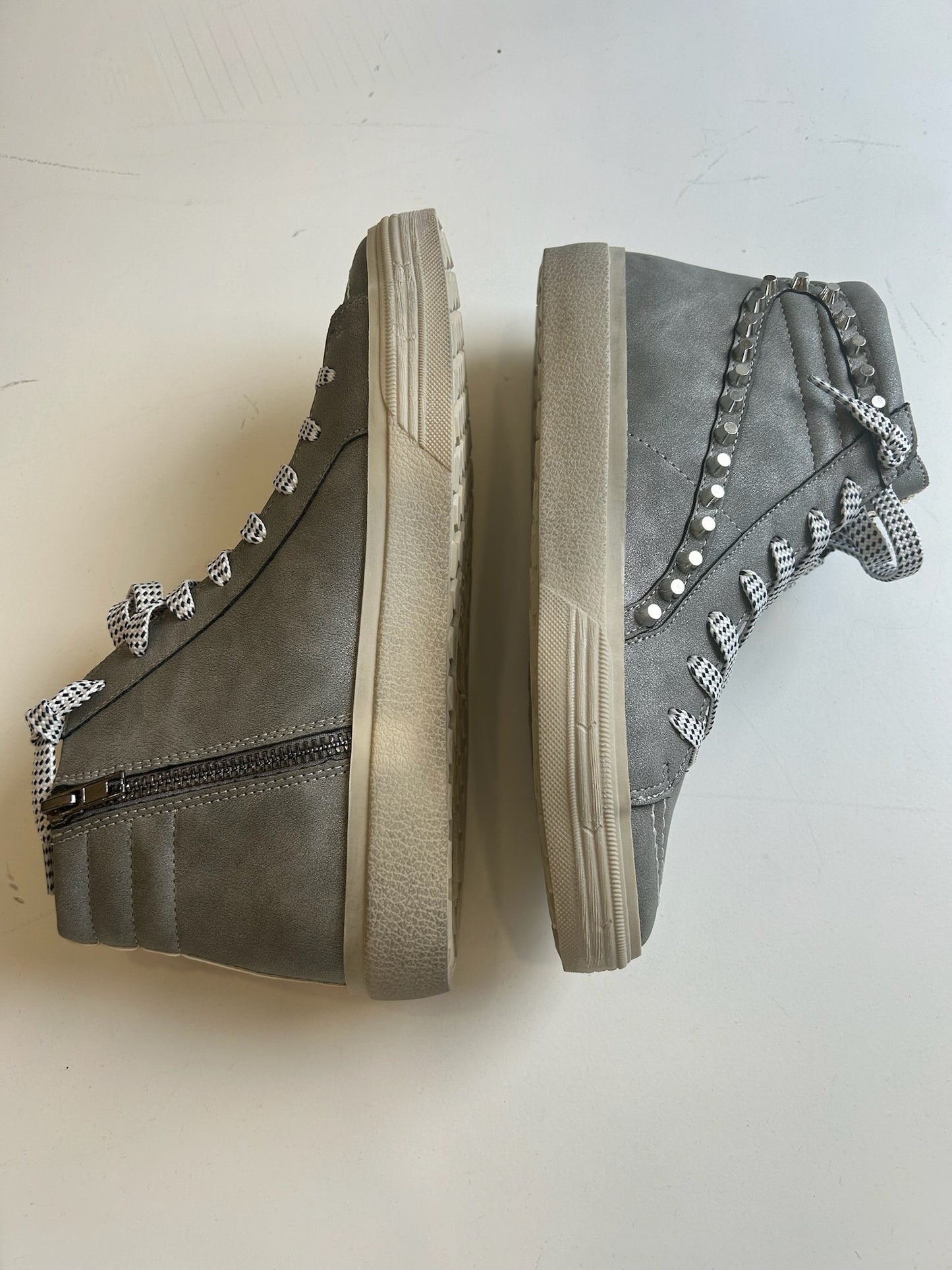 Roxie - Pewter Distressed
