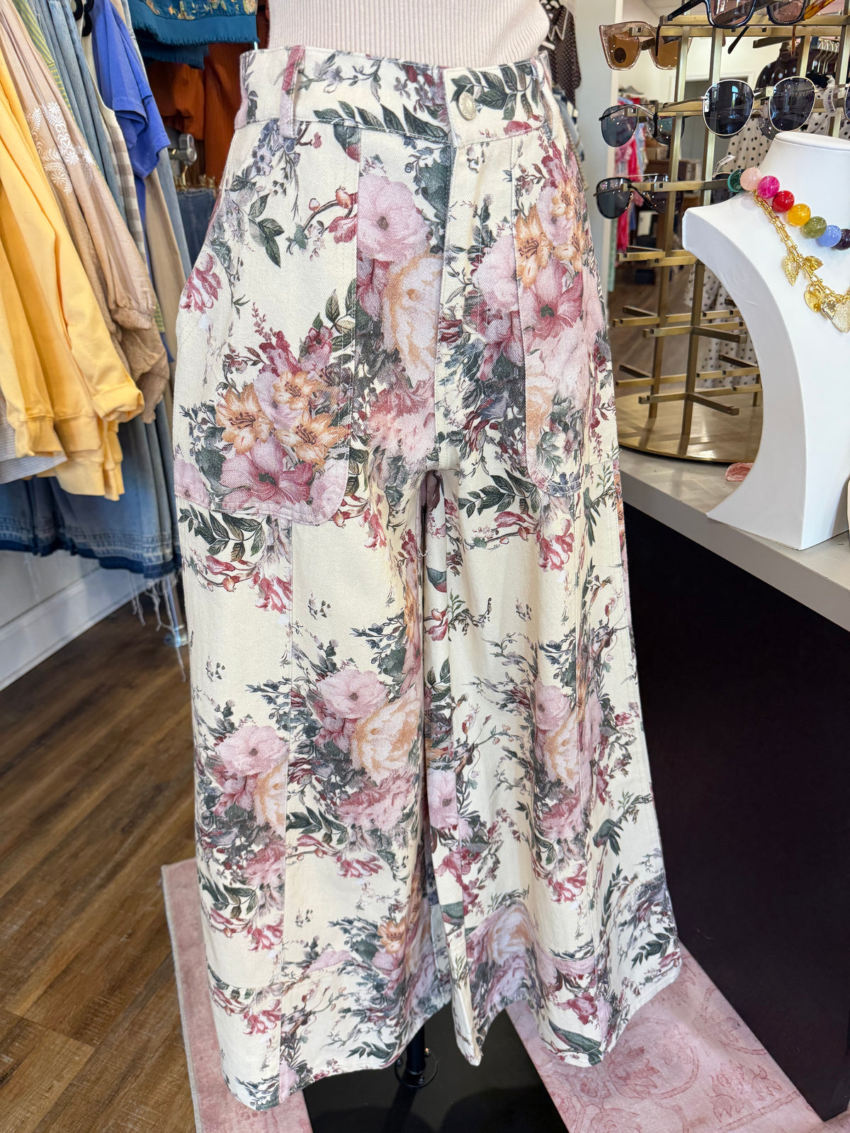D&D- Cream Floral Pants