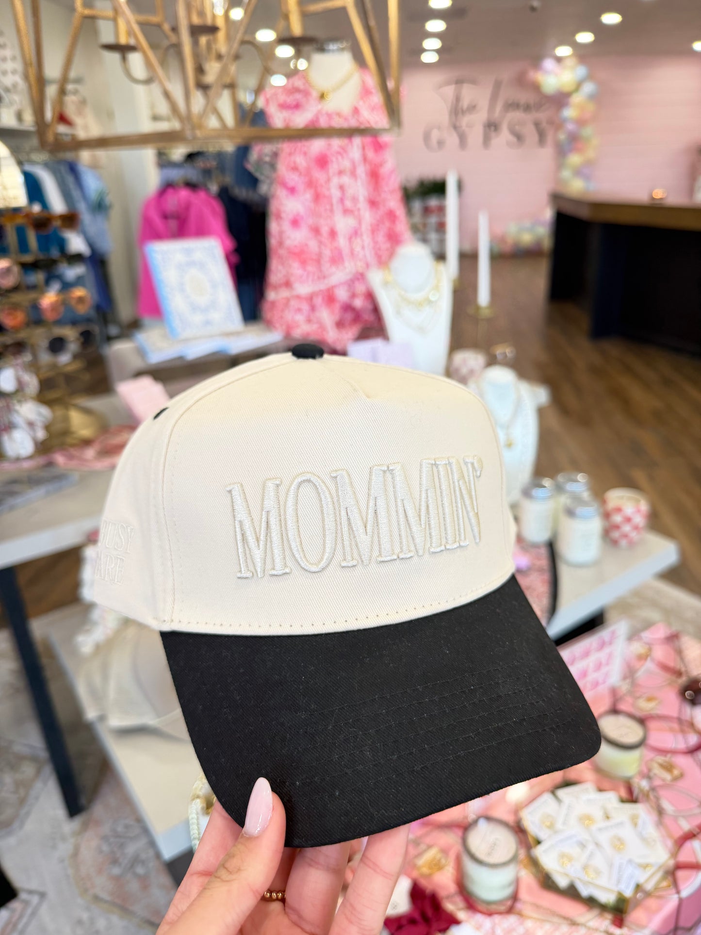 Mommin’ Vintage Trucker Hat