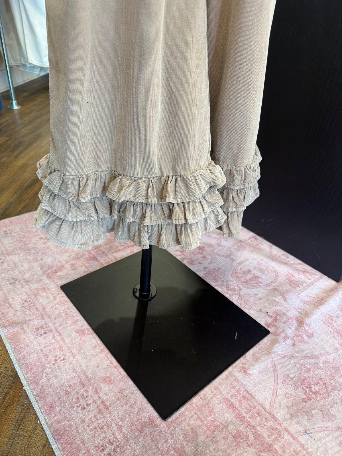 ES- Khaki Ruffle Pants