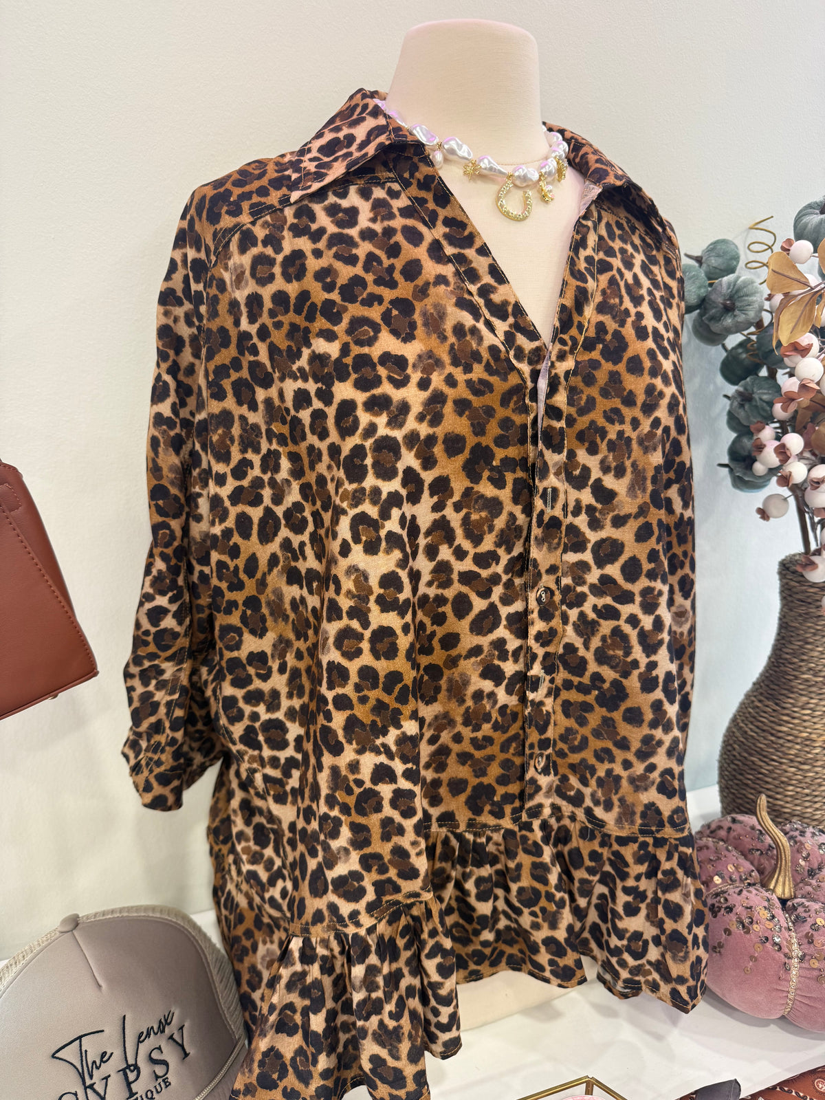 Umgee- Latte Leopard Top