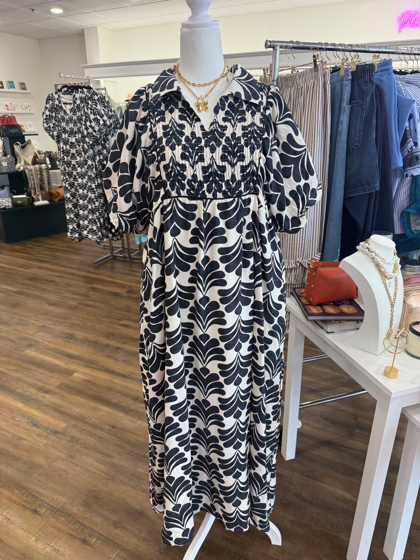 Jodifl Plus- Black Puff Sleeve Dress