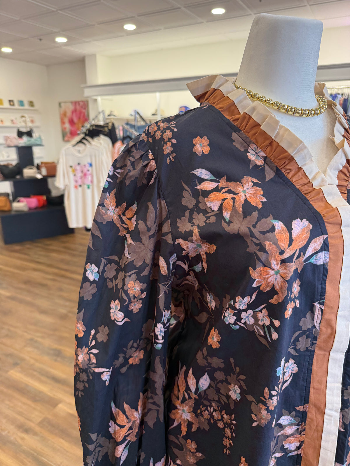 S+S- Plus Black Floral Printed Top