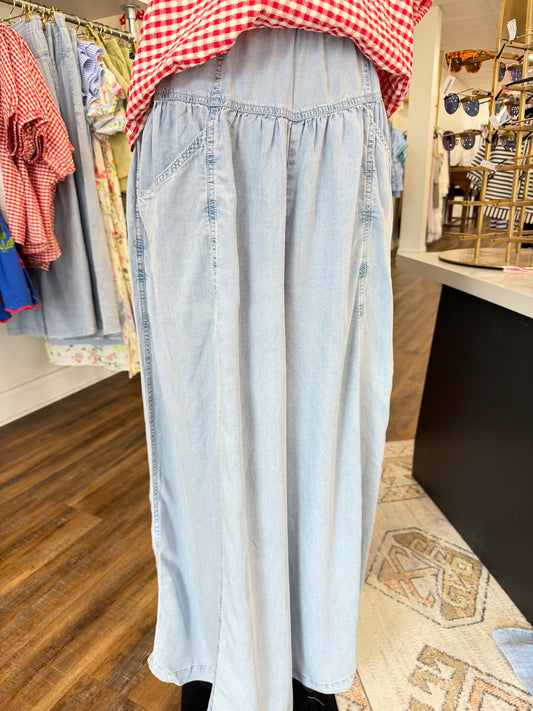 Doe and Rae- Light Denim Wide Leg With Slant Pockets