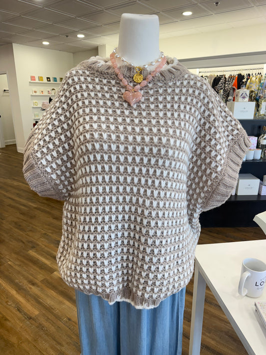 Wellmade- Plus Taupe Scallop Sleeveless Sweater Top