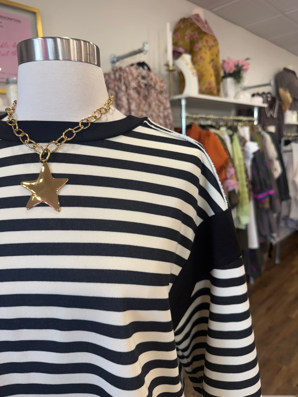 D&R- Black & White Striped Top
