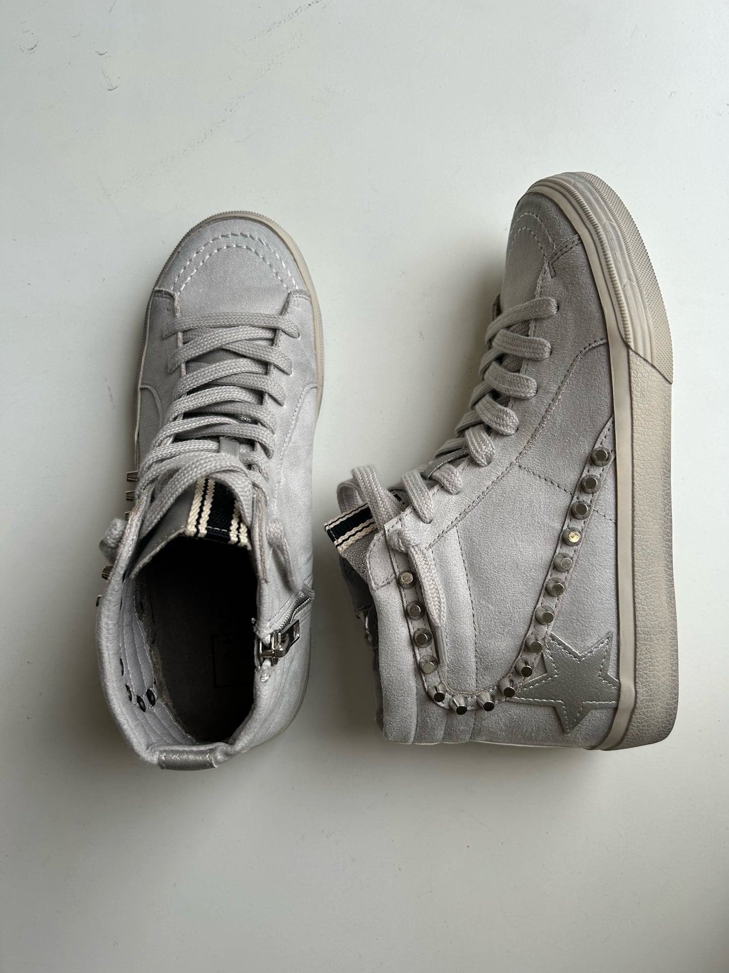 RIRI Sneaker - Grey Studded