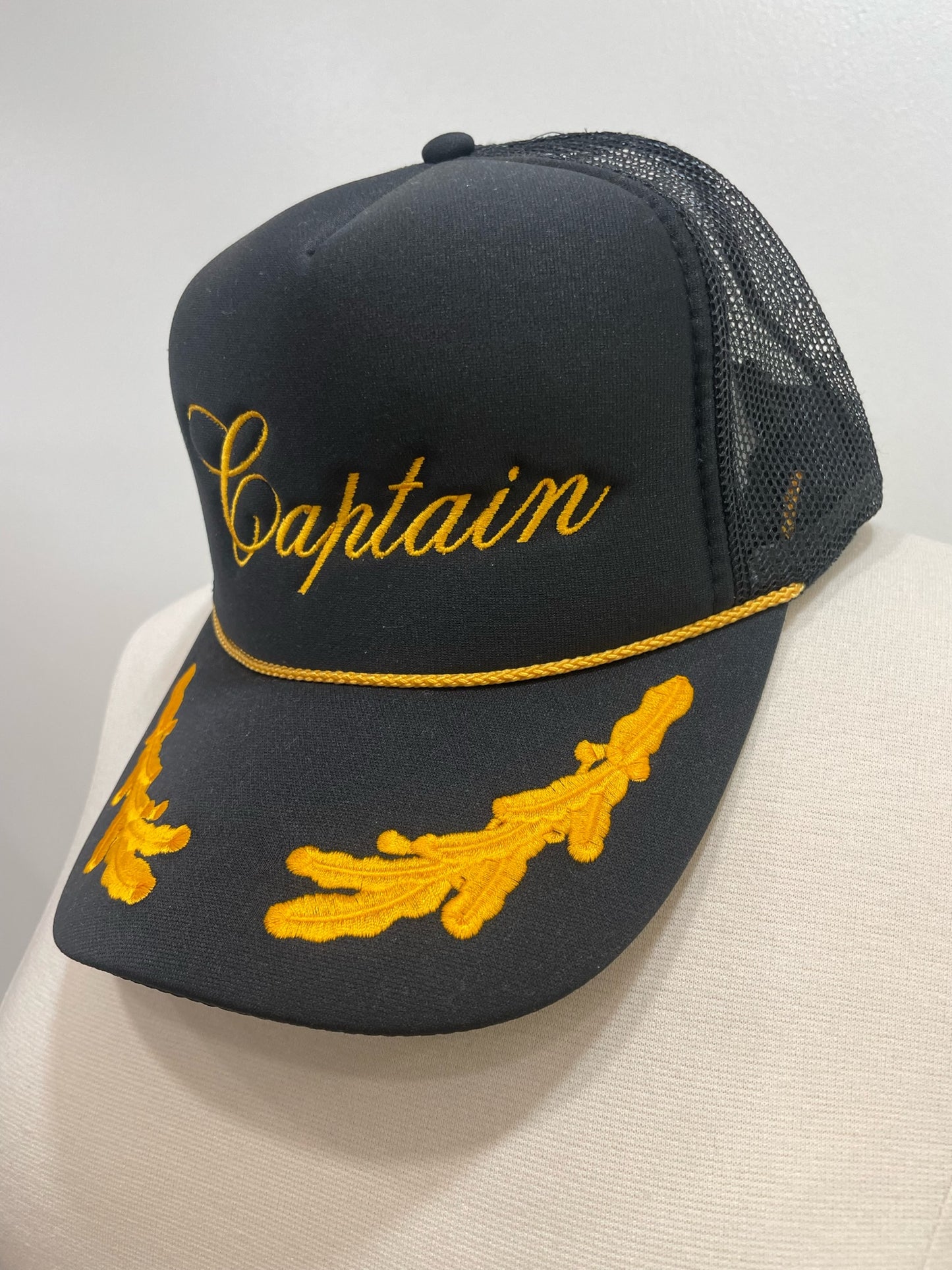 Captain - Trucker Hat